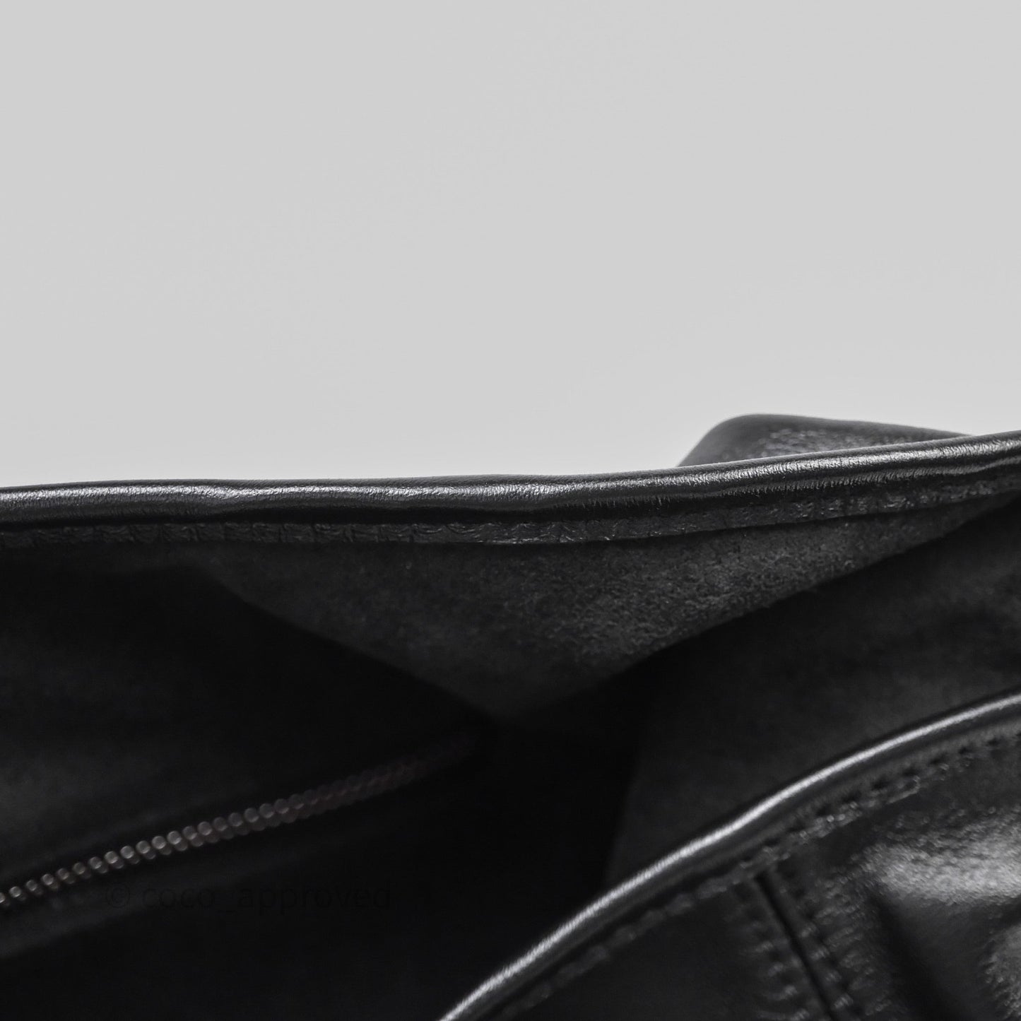 Louis Vuitton CarryAll Vibe MM Black