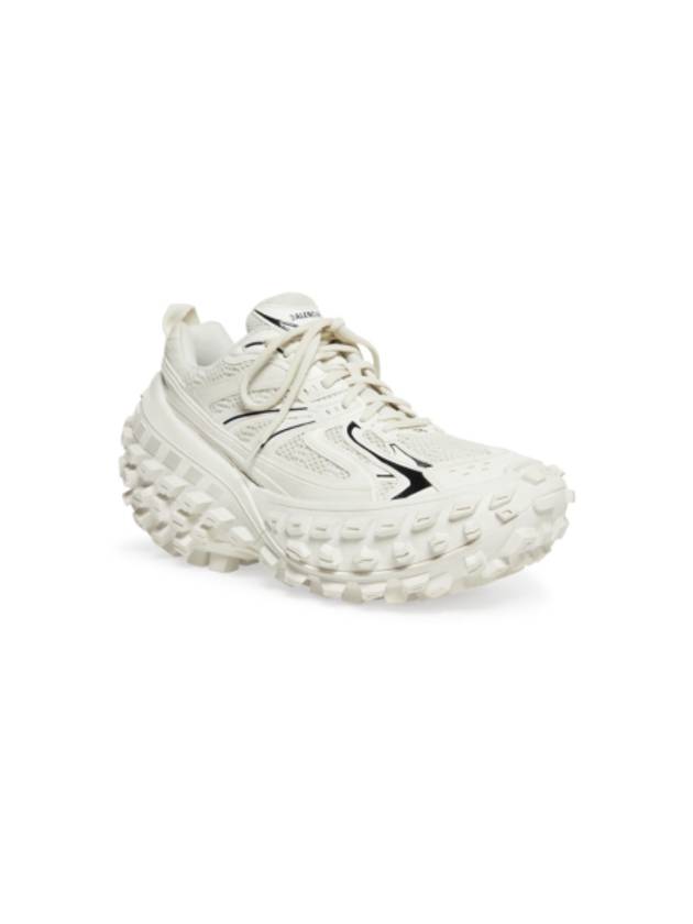 Luxury Balenciaga Bouncer Low-Top Sneakers White