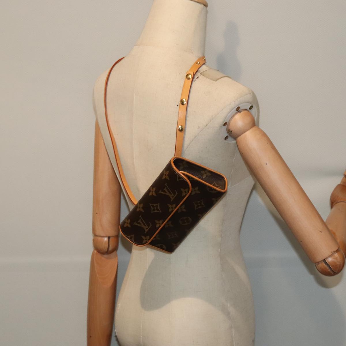 LOUIS VUITTON Monogram Pochette Florentine Waist bag M51855 LV 88917