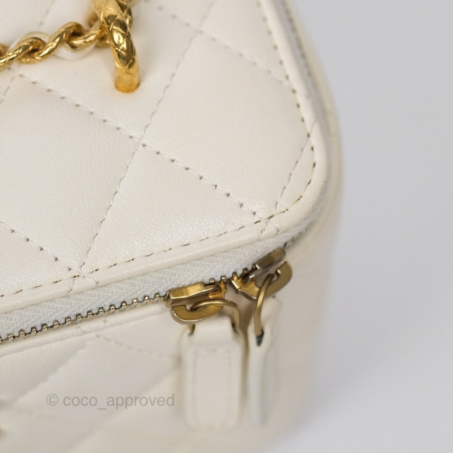 Chanel Vanity with Double Chain White Shiny Lambskin 23C