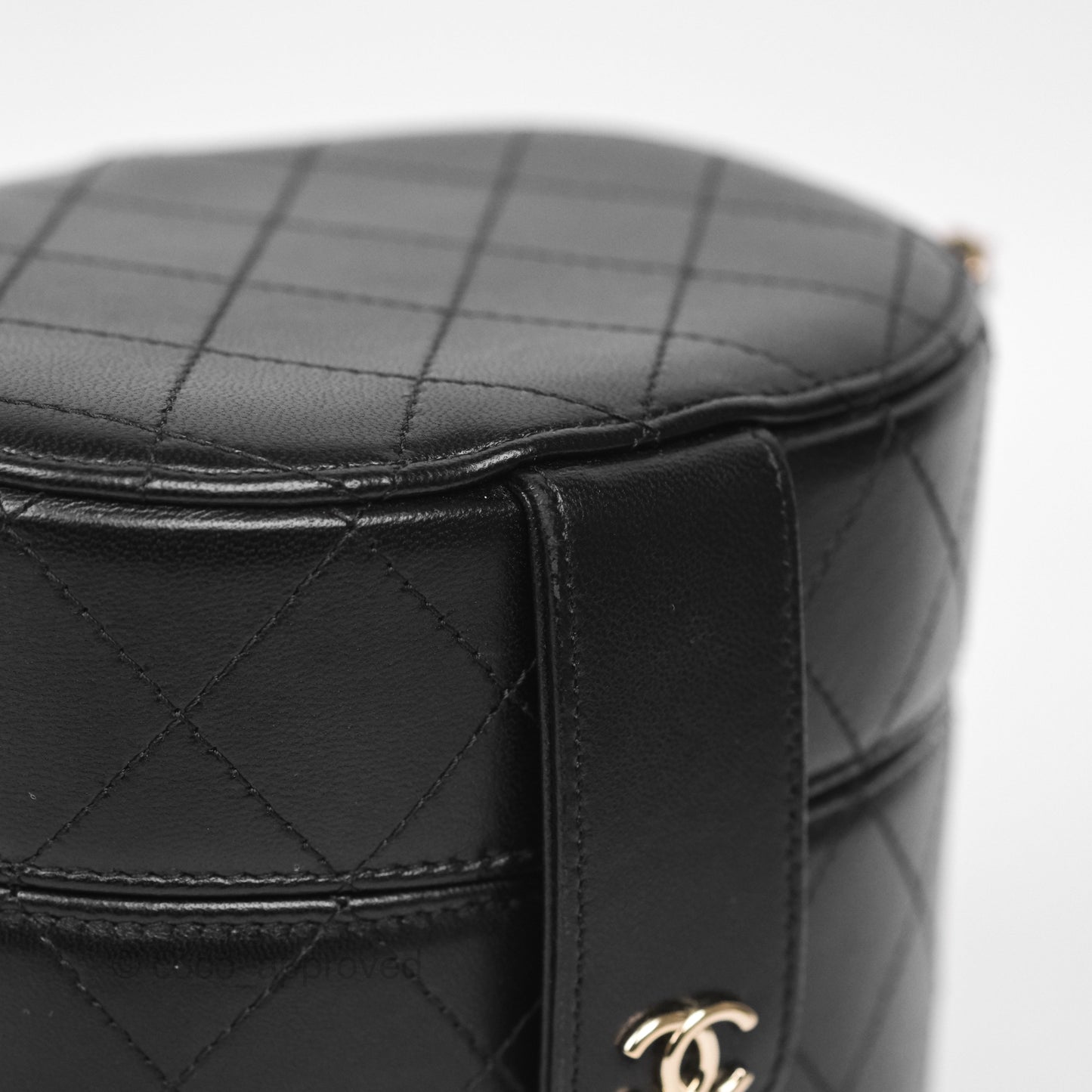 Chanel Quilted Round Vanity Clutch With Chain Black Lambskin Gold Hardware