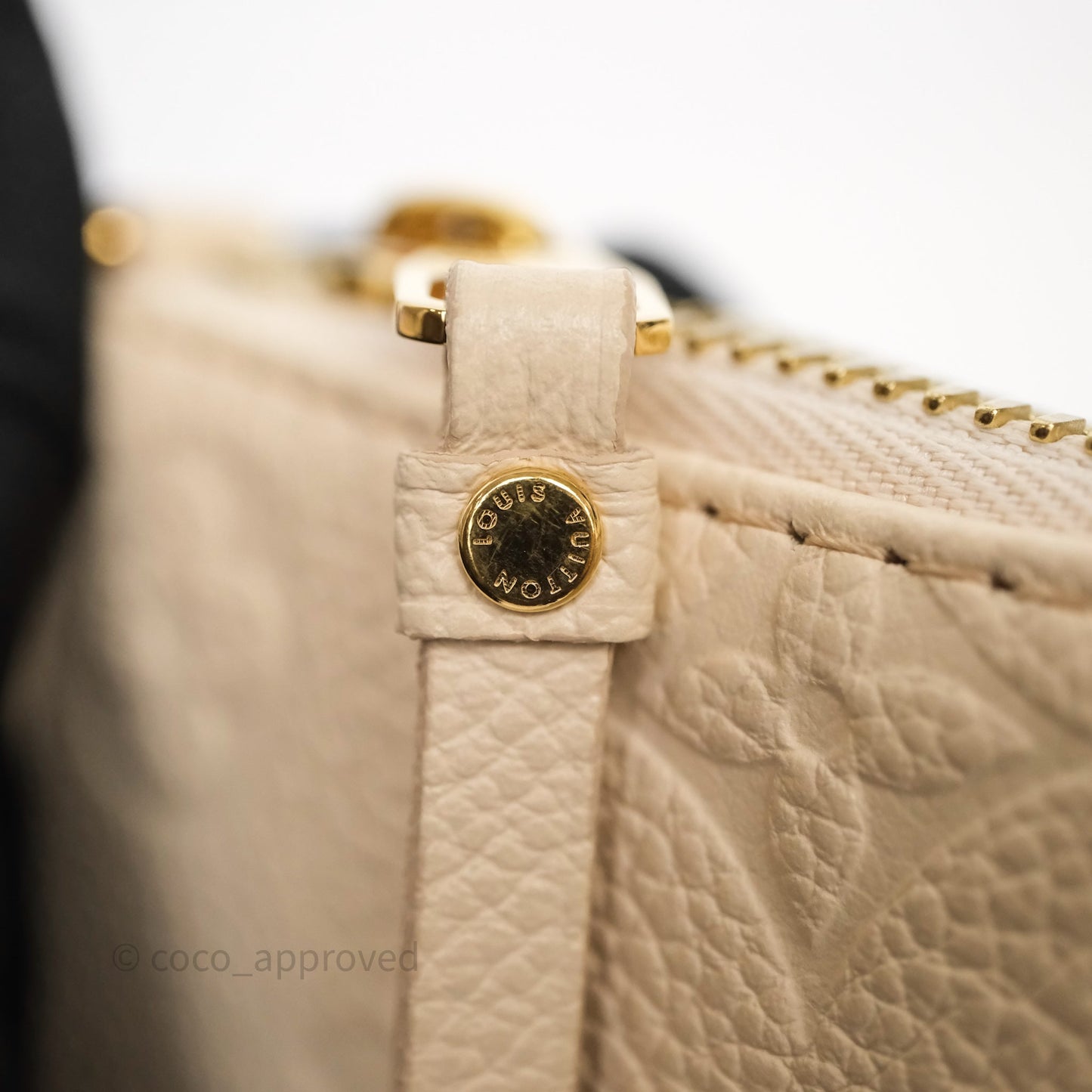 Louis Vuitton Easy Pouch On Strap Crème Monogram Empreinte Leather