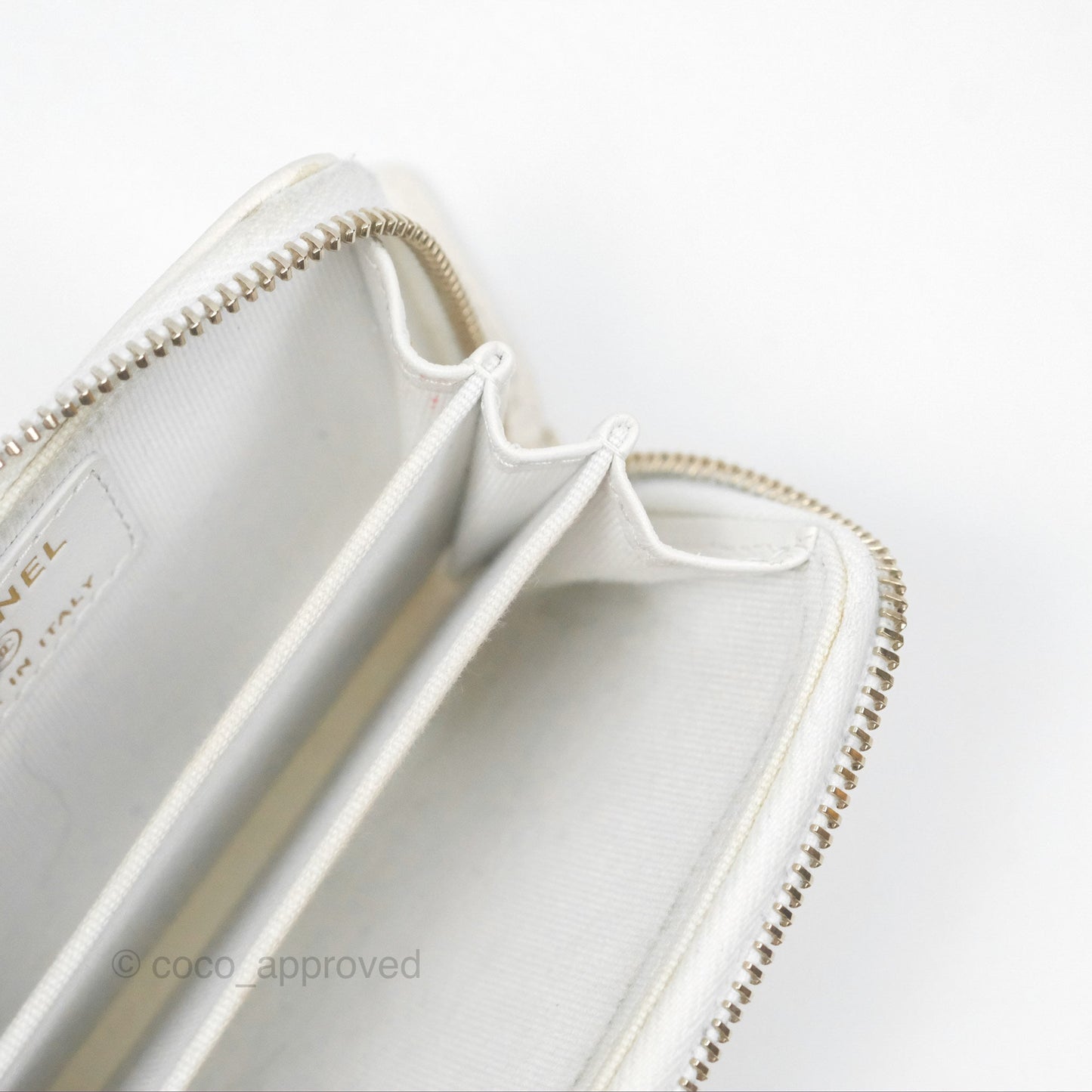 Chanel Classic Zipped Coin Purse White Caviar Gold Hardware