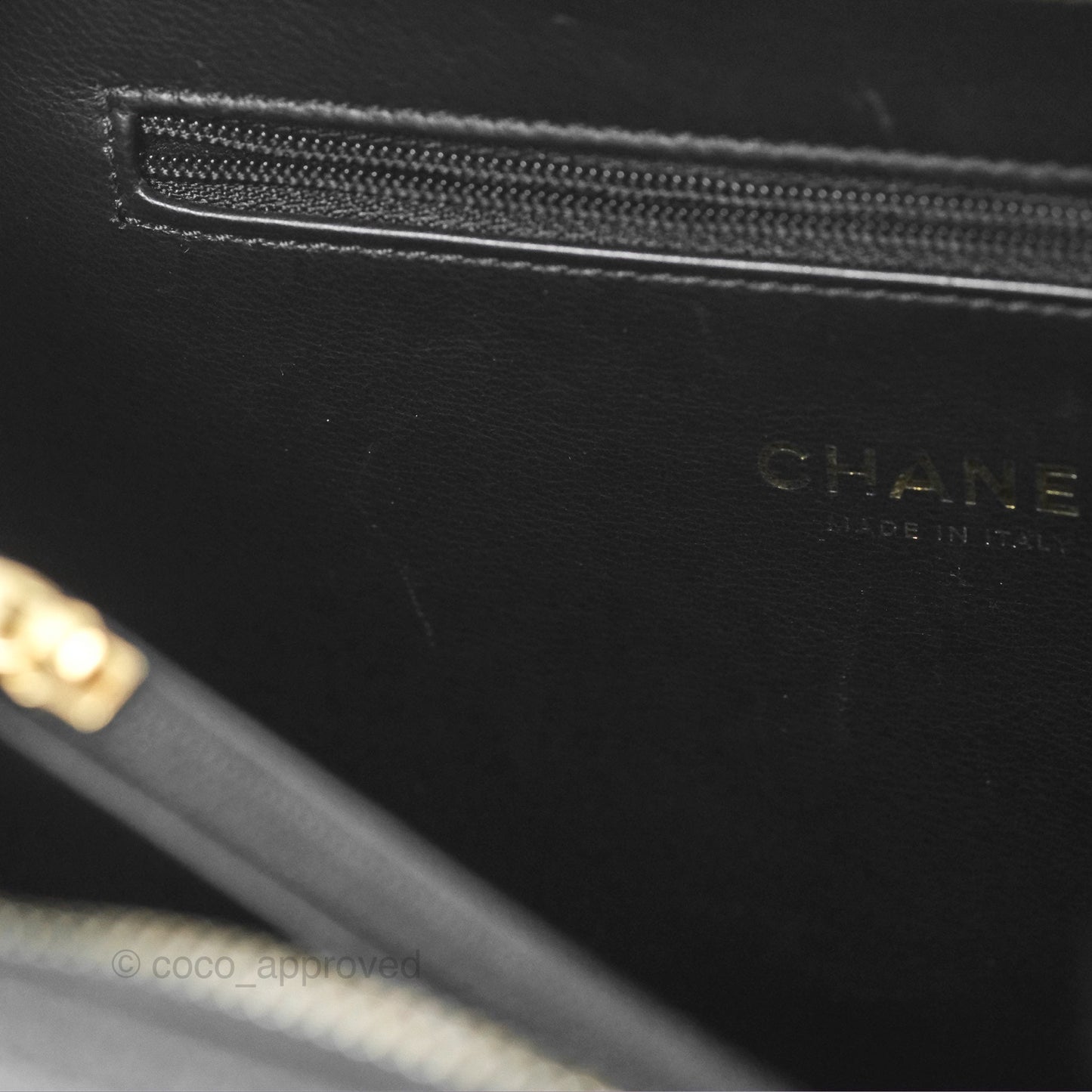 Chanel Quilted Medium CC Filigree Vanity Case Black Caviar Gold Hardware
