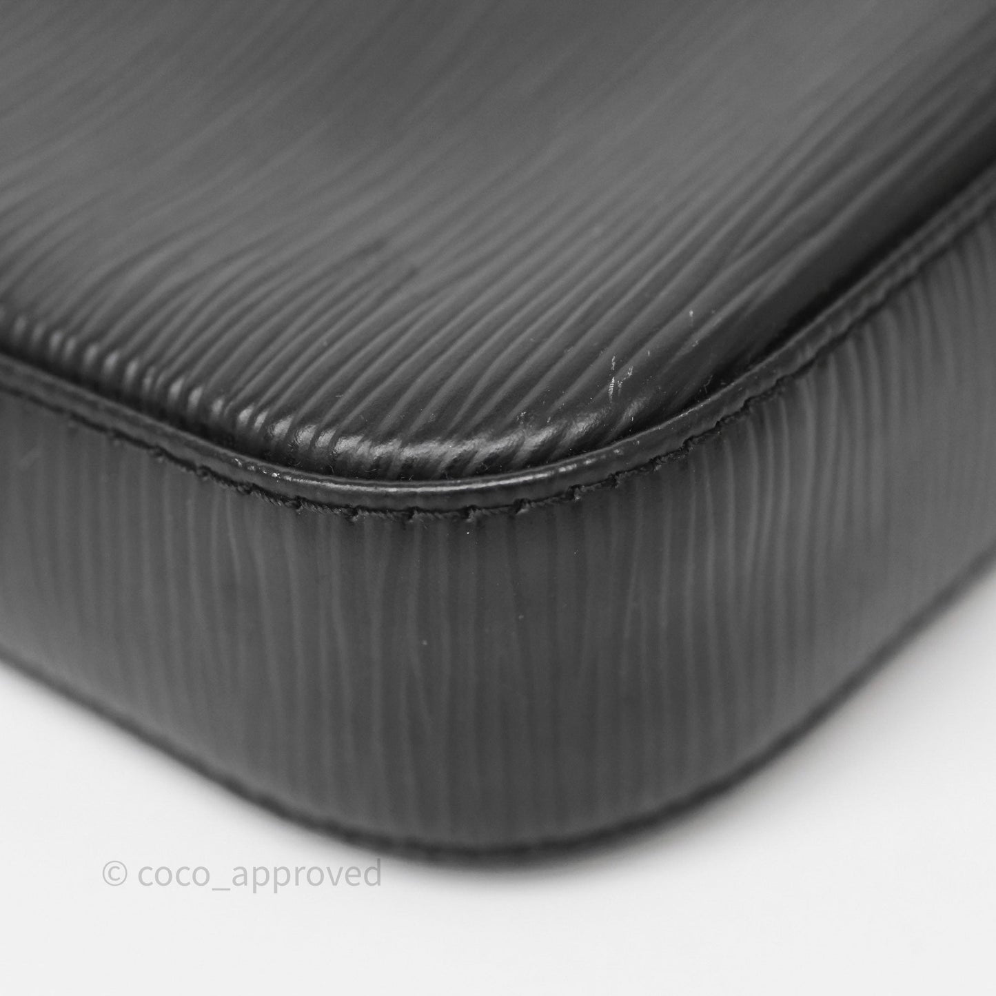 Louis Vuitton Pochette Black Epi