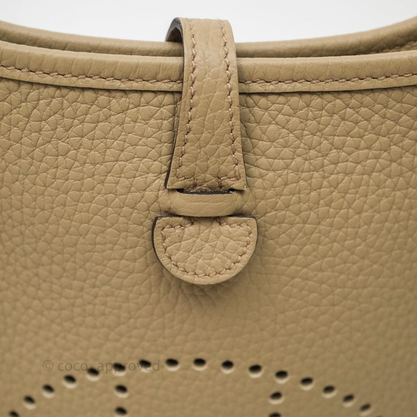Hermès Mini Evelyne 16 Beige Marfa 8Q Clemence Gold Hardware