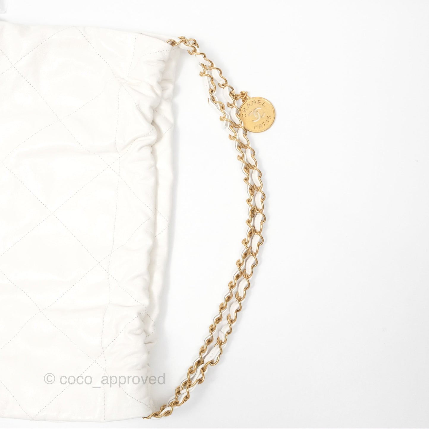 Chanel 22 Medium White Shiny Calfskin Aged Gold Hardware