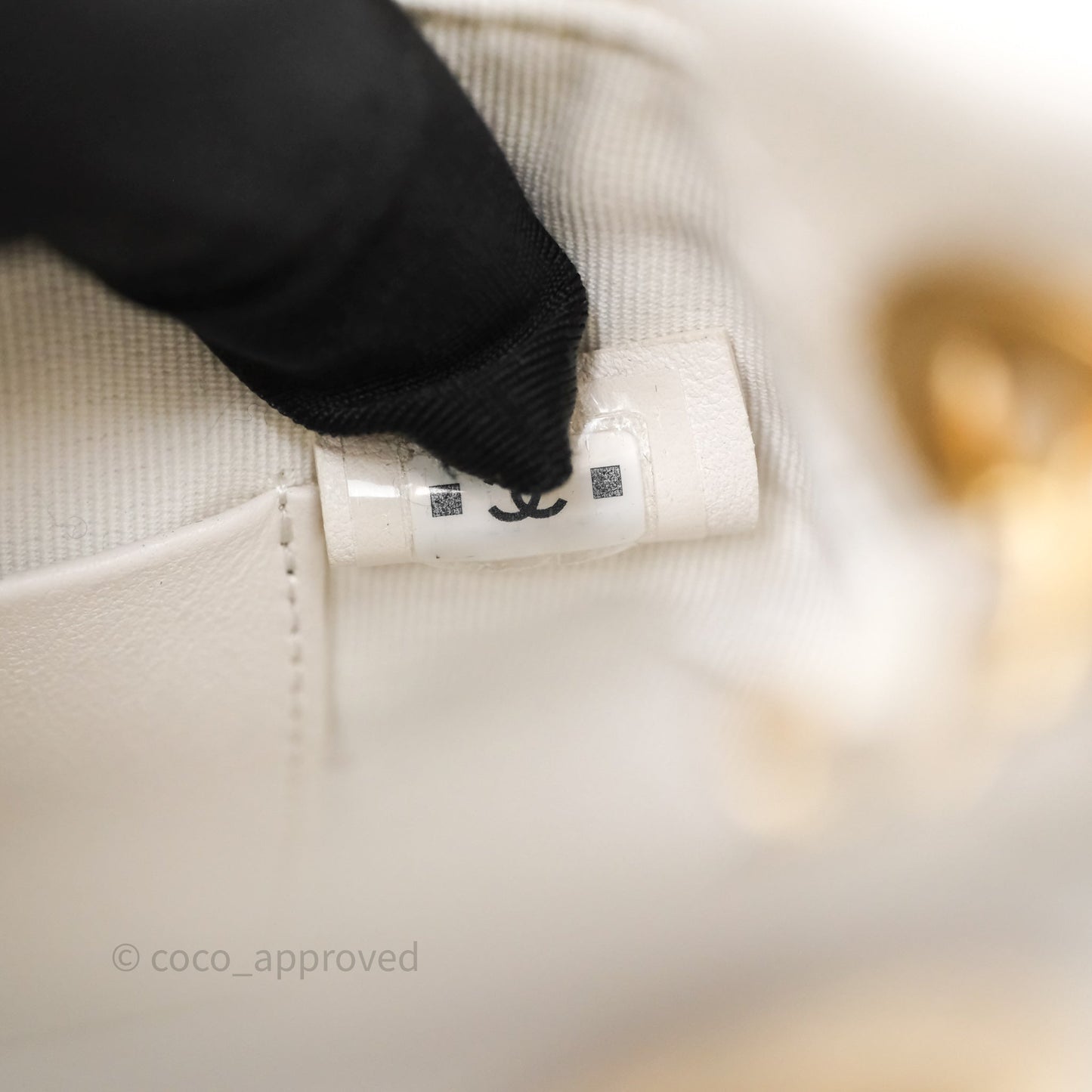 Chanel Mini Bucket Bag White Shiny Lambskin Aged Gold Hardware 25C
