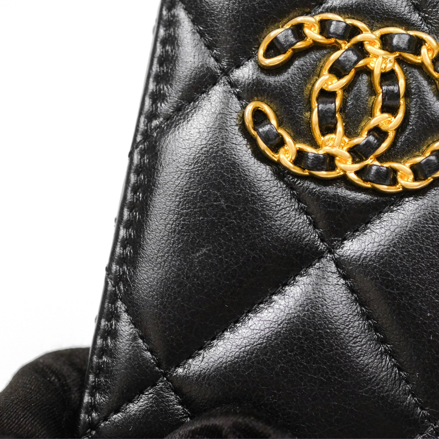 Chanel 19 Quilted Chain Card Holder Black Lambskin Mixed Hardware