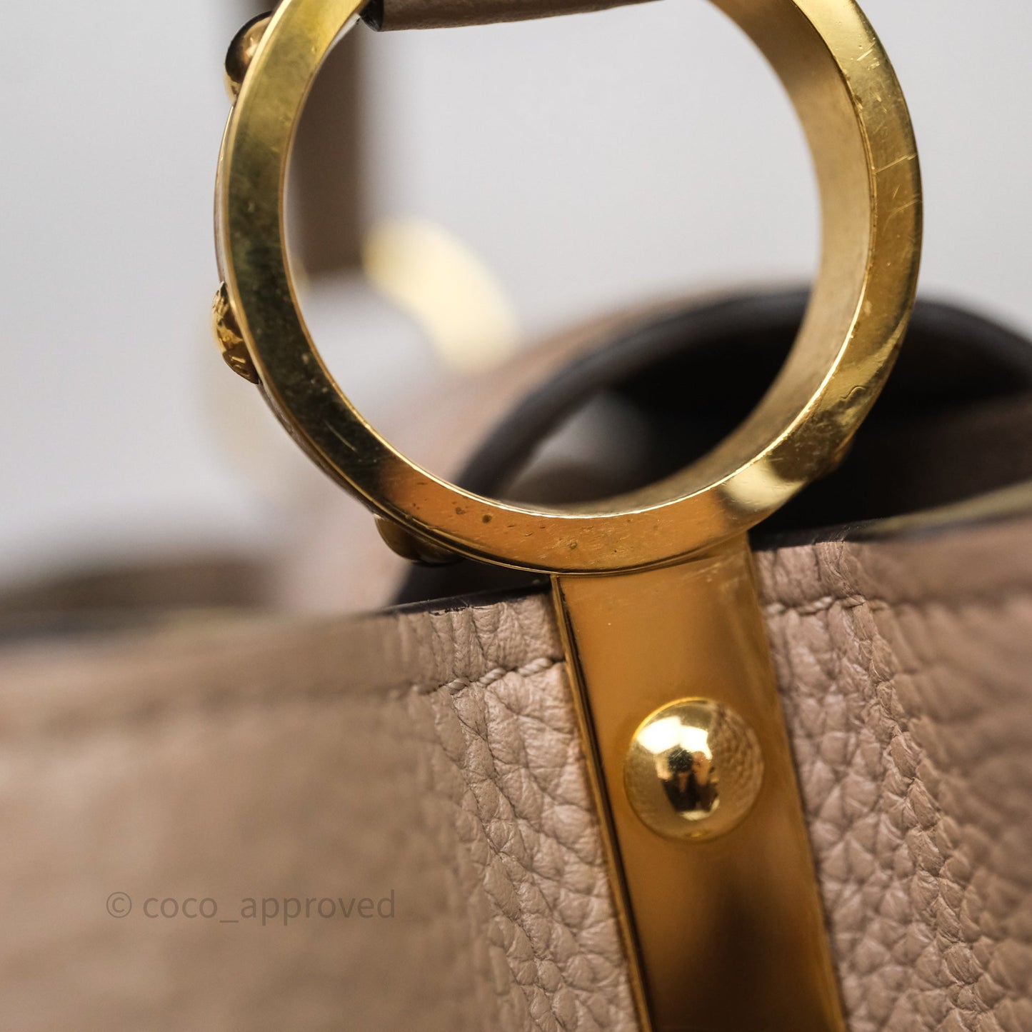 Louis Vuitton Taurillon Capucines BB Galet