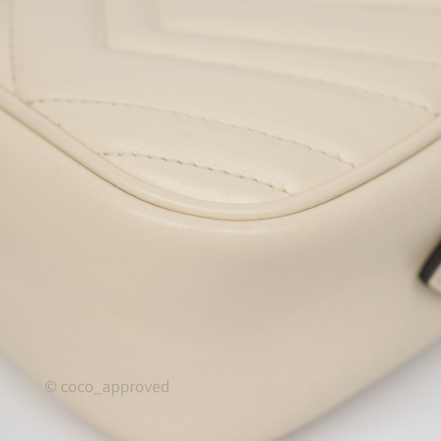 Gucci Small GG Marmont Camera Bag White Calfskin Gold Hardware