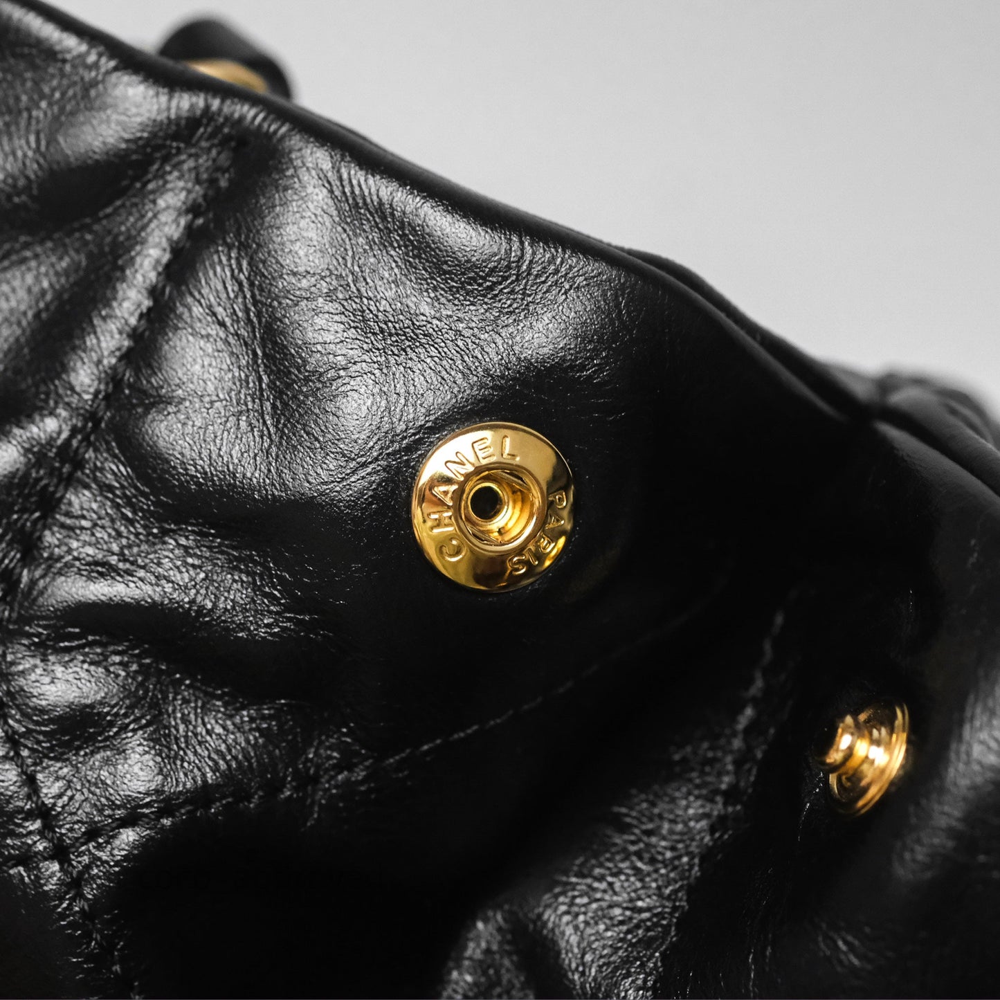 Chanel 22 Bag Medium Black Crumpled Calfskin Aged Gold Hardware