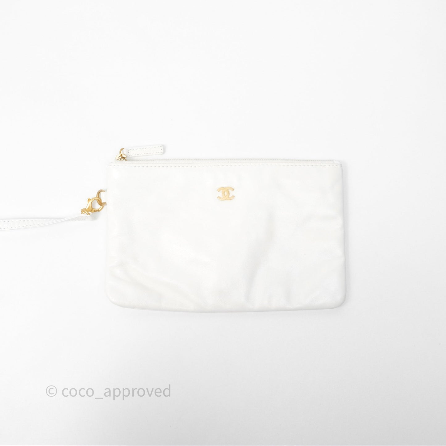 Chanel 22 Small White Shiny Calfskin Aged Gold Hardware