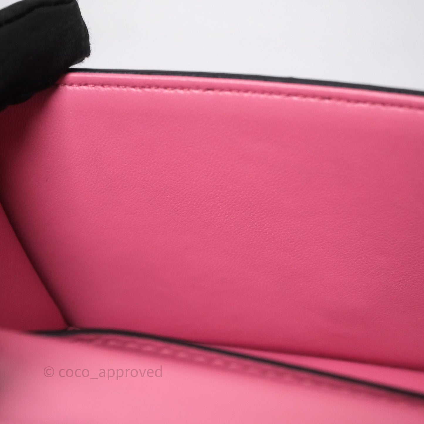 Valentino Garavani Locò Small Shoulder Bag Pink Calfskin Gold Hardware
