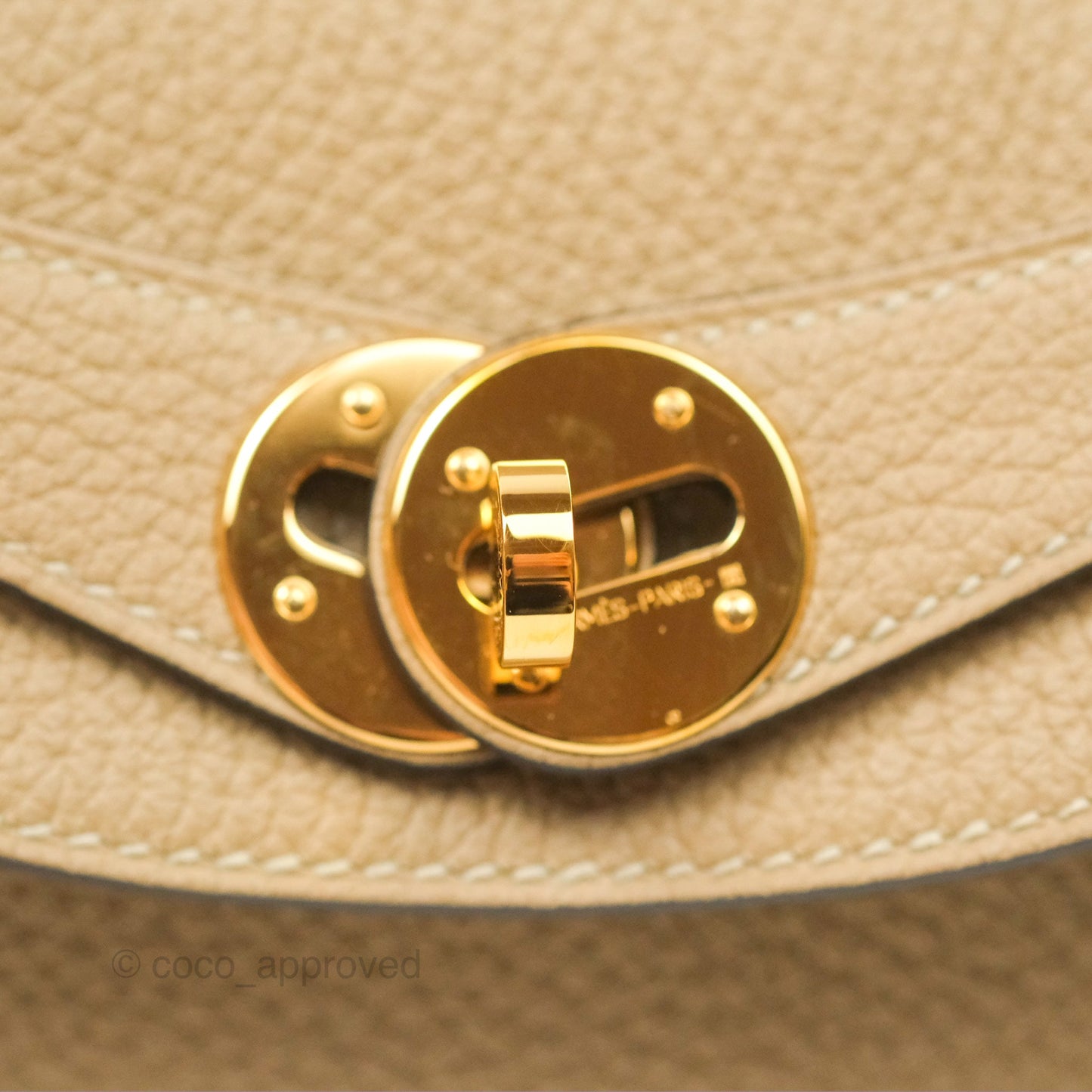 Hermès Lindy 26 Trench Clemence Gold Hardware