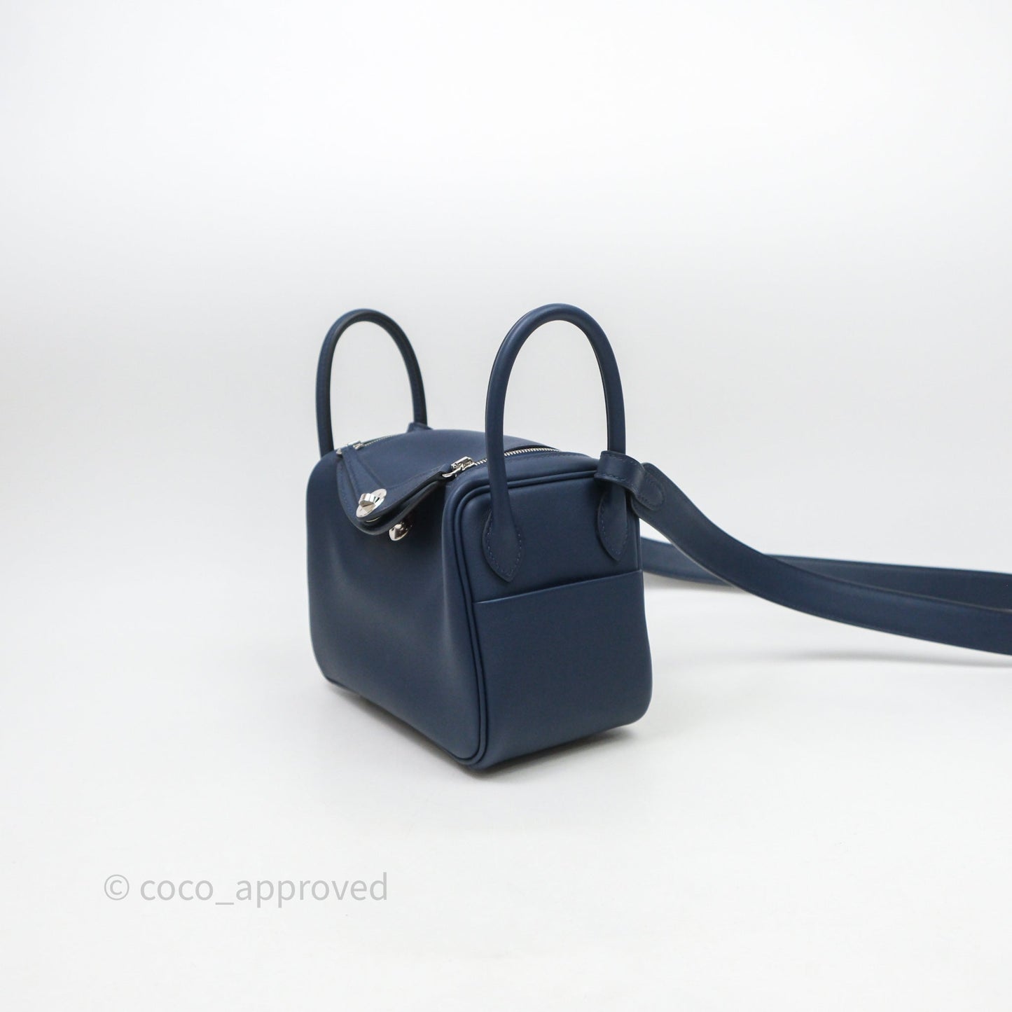 Hermès Mini Lindy II 20 Bleu Navy 7U / Rouge Grenat K1 Swift Palladium Hardware