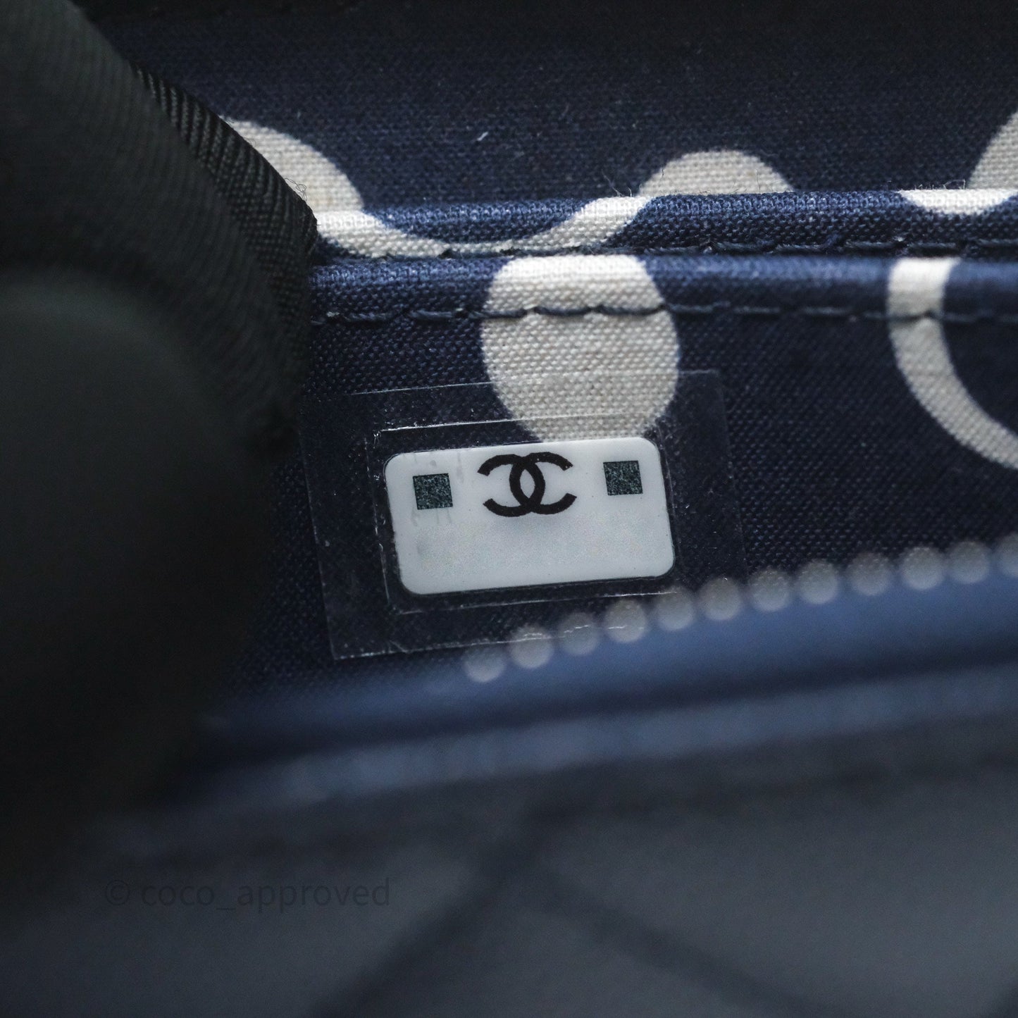 Chanel Logo CC Zipped Coin Purse Navy Caviar Silver Hardware 24P
