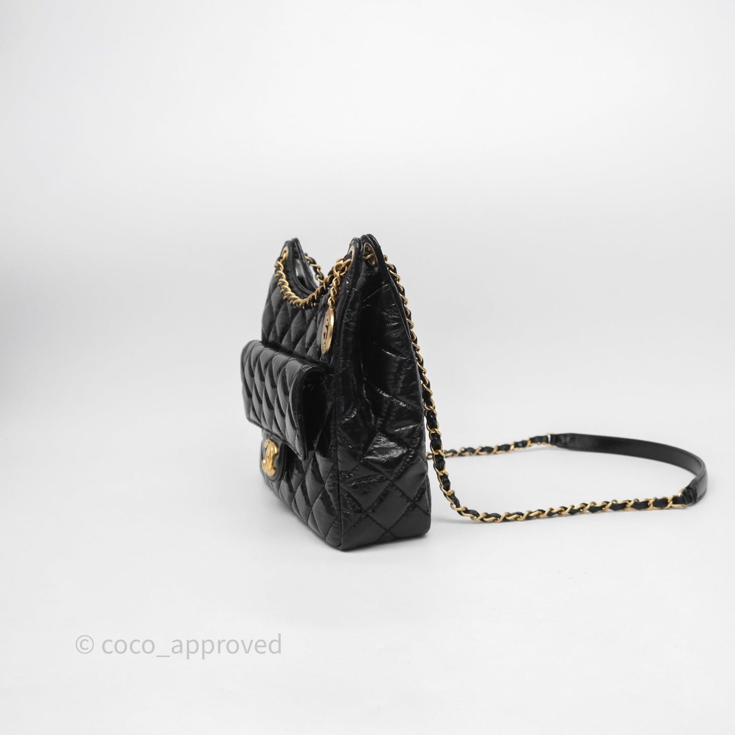 Chanel Medium Quilted Wavy CC Hobo Black Shiny Crumpled Calfskin Aged Gold Hardware