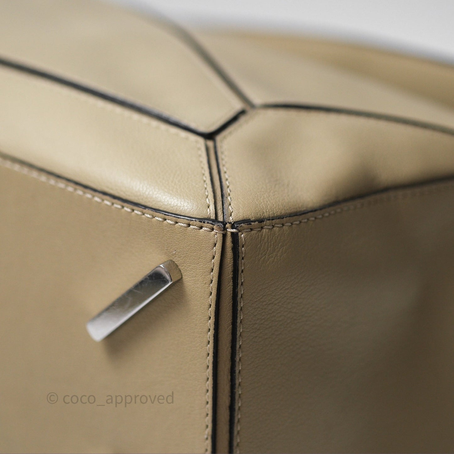 Loewe Medium Puzzle Bag Light Beige Calfskin