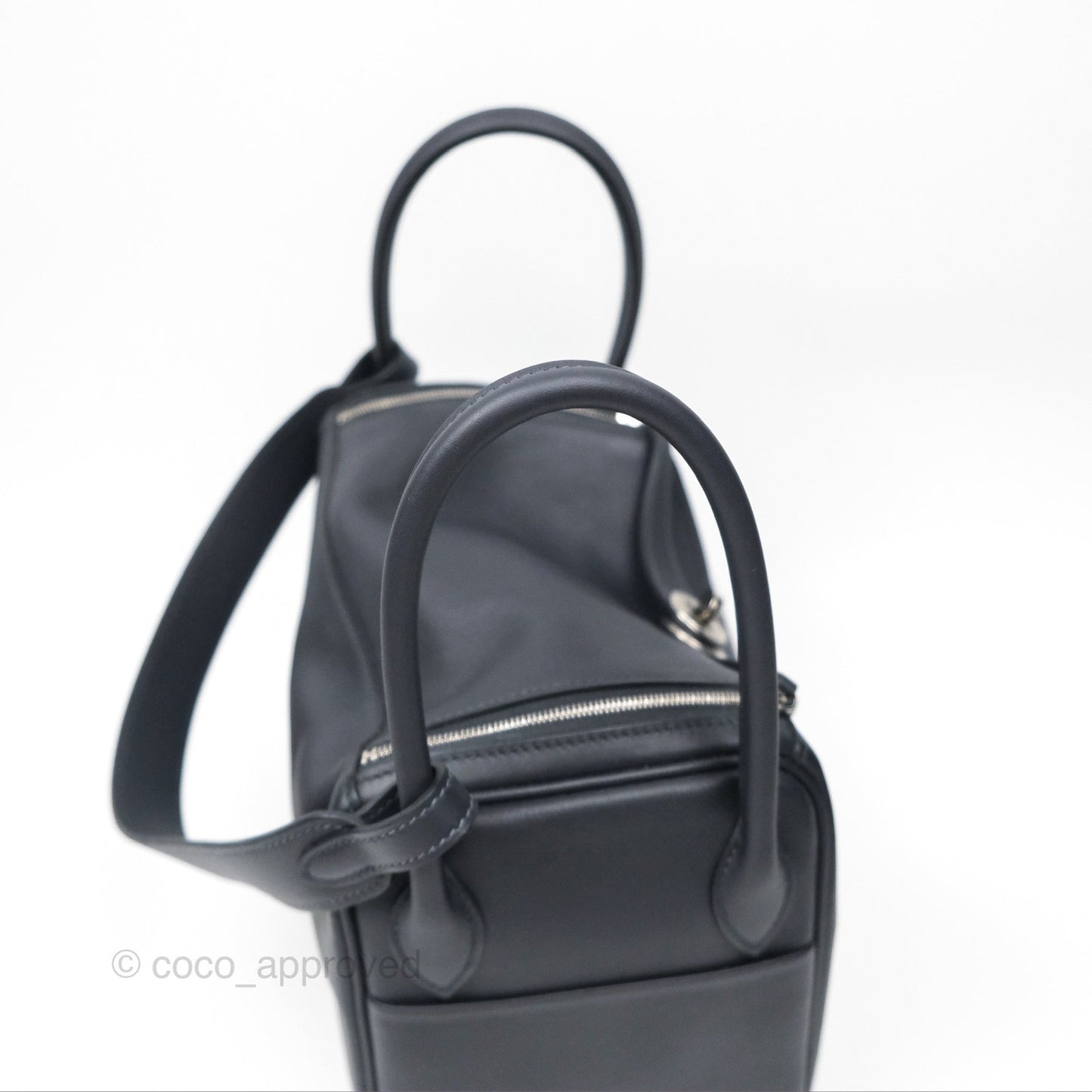 Hermès Lindy 26 Caban/Bleu Frida Swift Palladium Hardware
