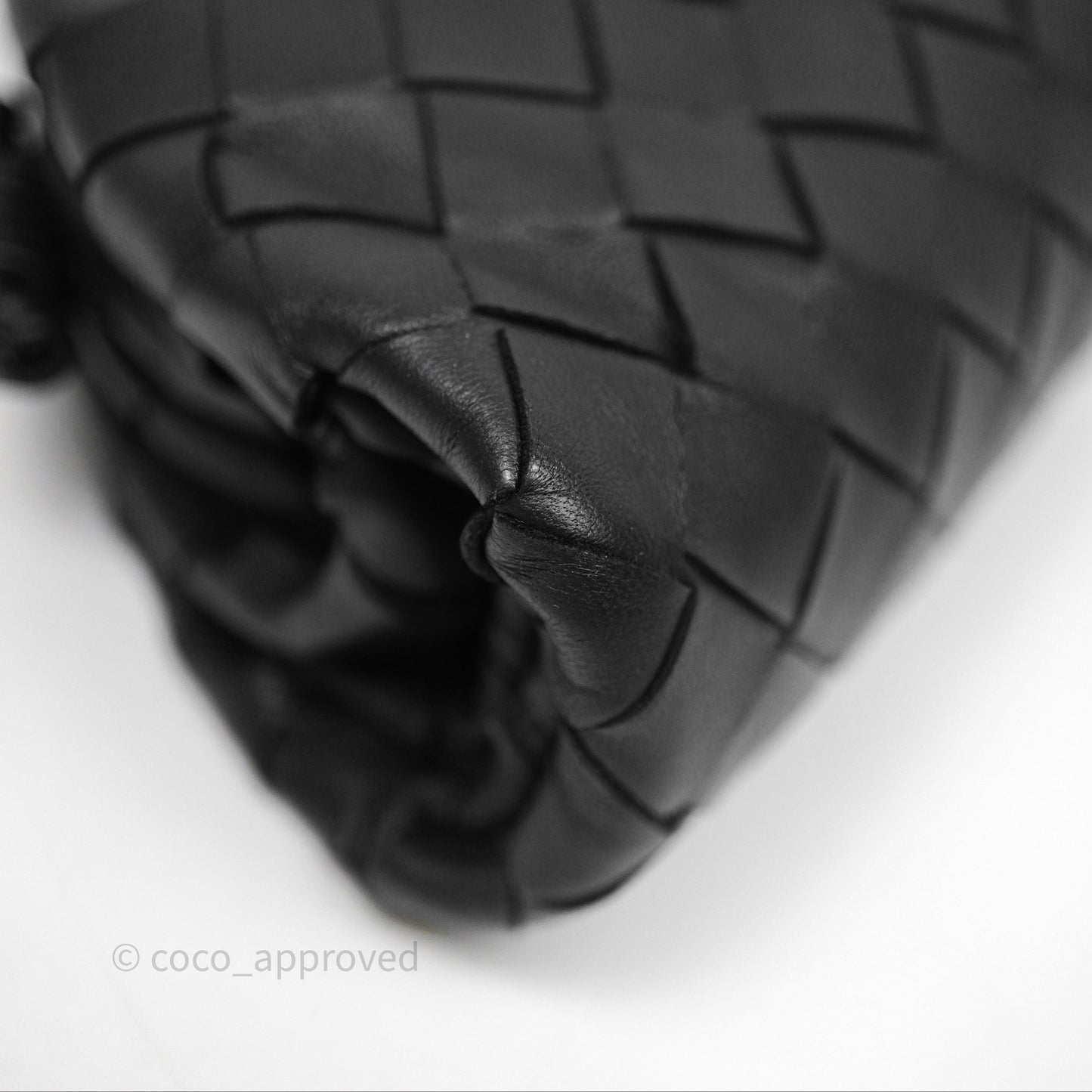 Bottega Veneta Mini Pouch Black Intrecciato Calfskin