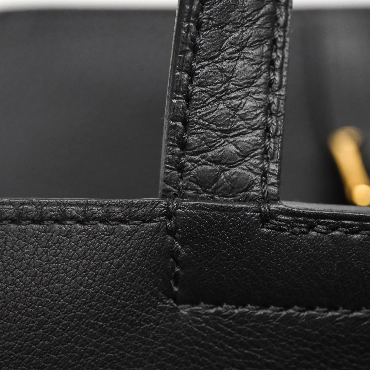 Hermès Halzan 25 Taurillon Clemence 89 Noir Gold Hardware