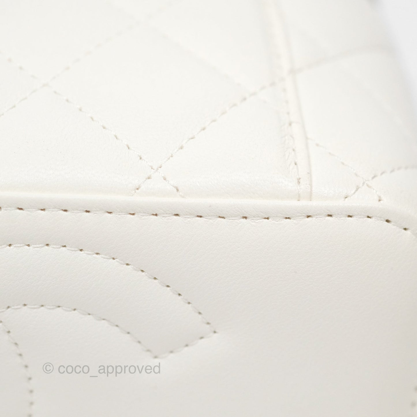 Chanel Vanity with Double Chain White Shiny Lambskin 23C