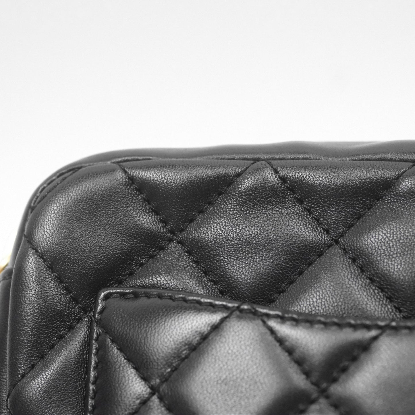Chanel Quilted CC Pearl Crush Camera Case Black Lambskin Gold Hardware