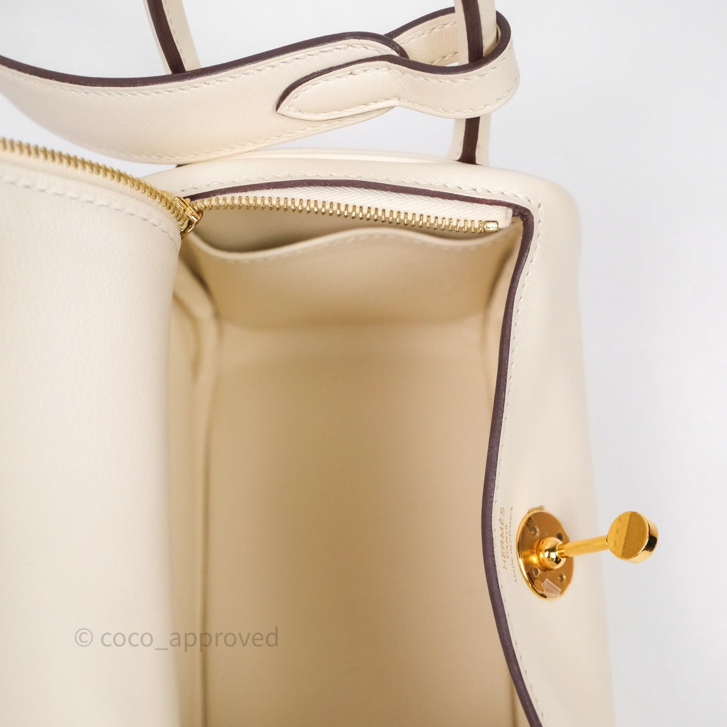 Hermès Mini Lindy 20 Nata I2 Swift Gold Hardware