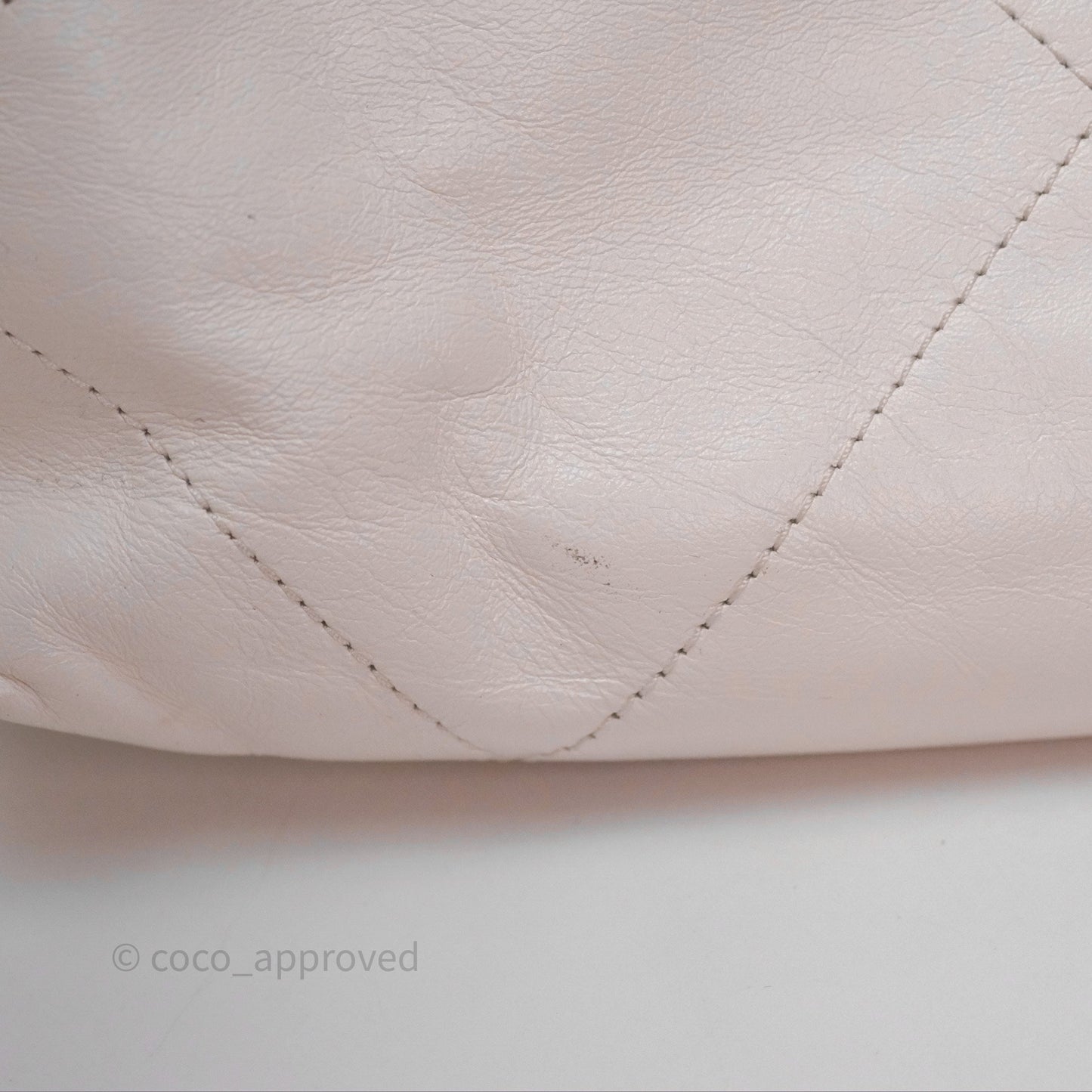 Chanel 22 Small White Shiny Calfskin Aged Gold Hardware