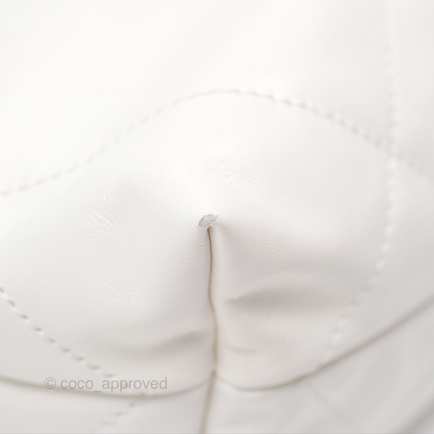 Chanel 22 Small White Shiny Calfskin Aged Gold Hardware