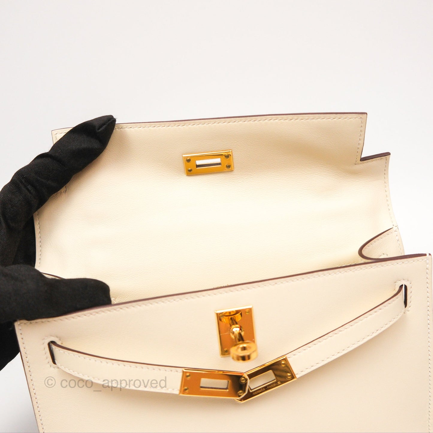 Hermès Kelly Mini Pochette Nata I2 Swift Gold Hardware