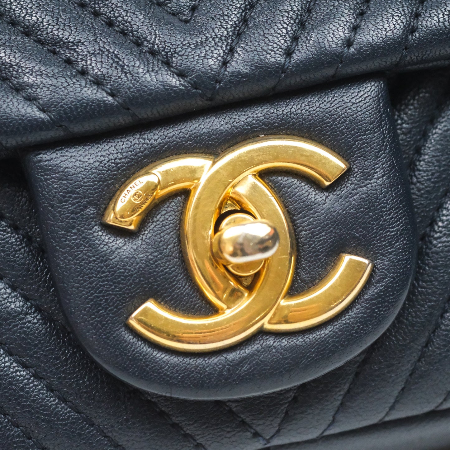 Chanel Medium Chevron Surpique Flap Navy Calfskin Aged Gold Hardware