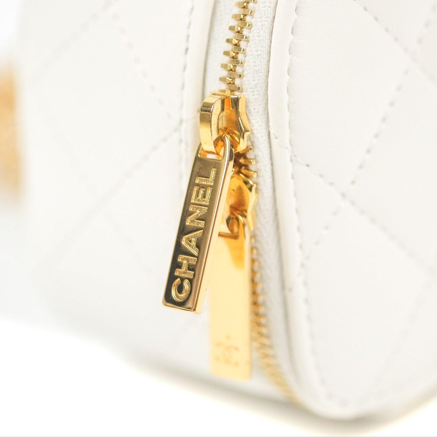 Chanel Small Clutch With Chain White Lambskin Gold Hardware 23C