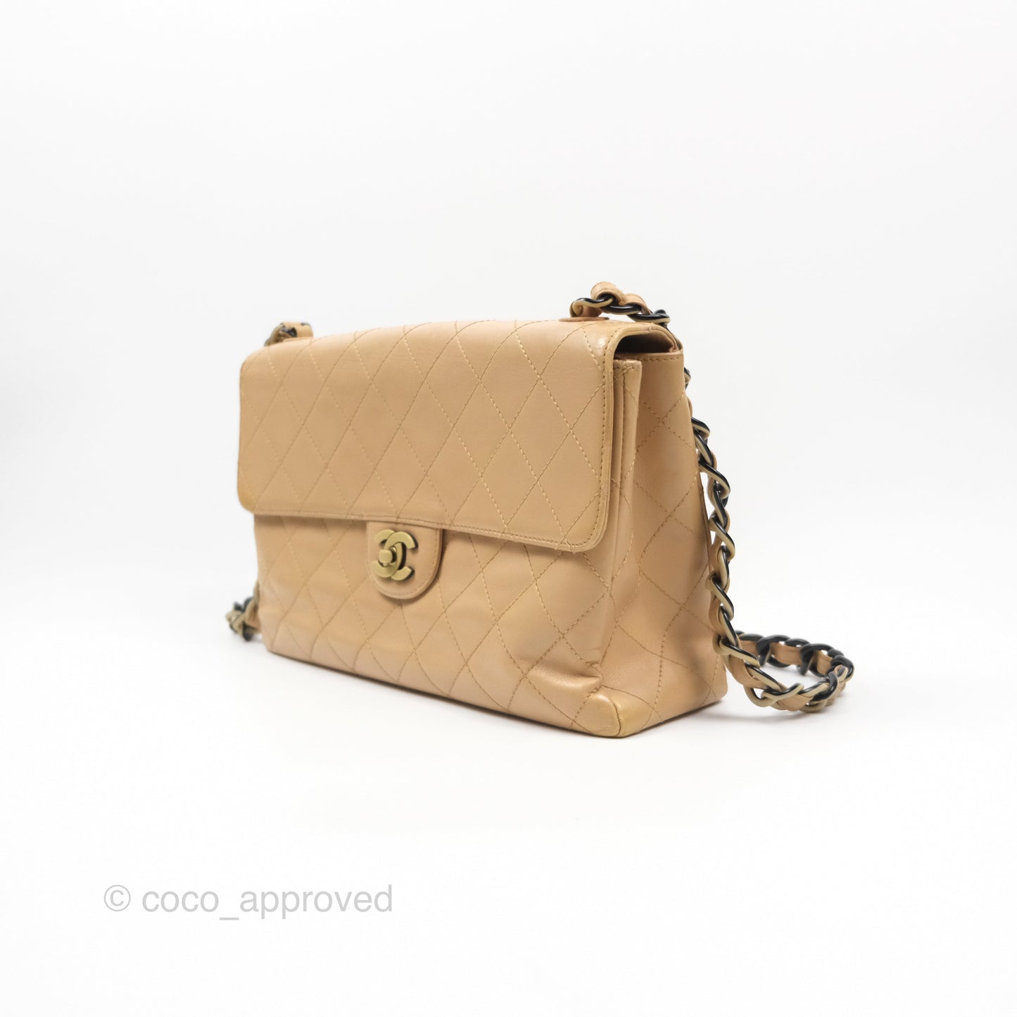 Chanel Vintage Jumbo Beige Flap Bag Lambskin Enamel Hardware