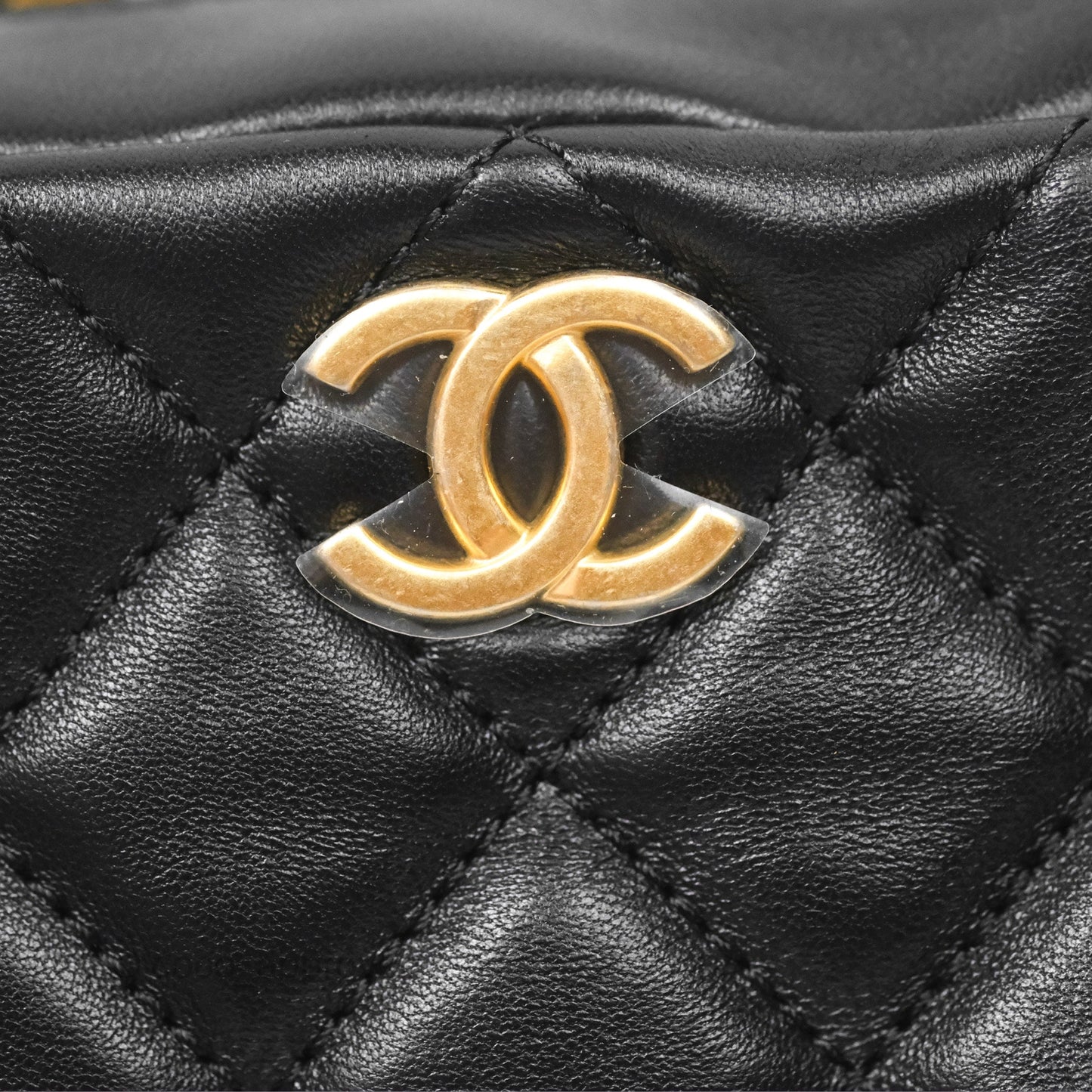 Chanel Quilted CC Pearl Crush Camera Case Black Lambskin Gold Hardware