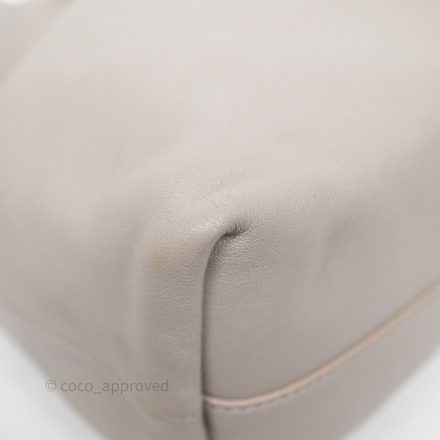 Loewe Medium Flamenco Purse in Mellow Nappa Lambskin Shell Grey