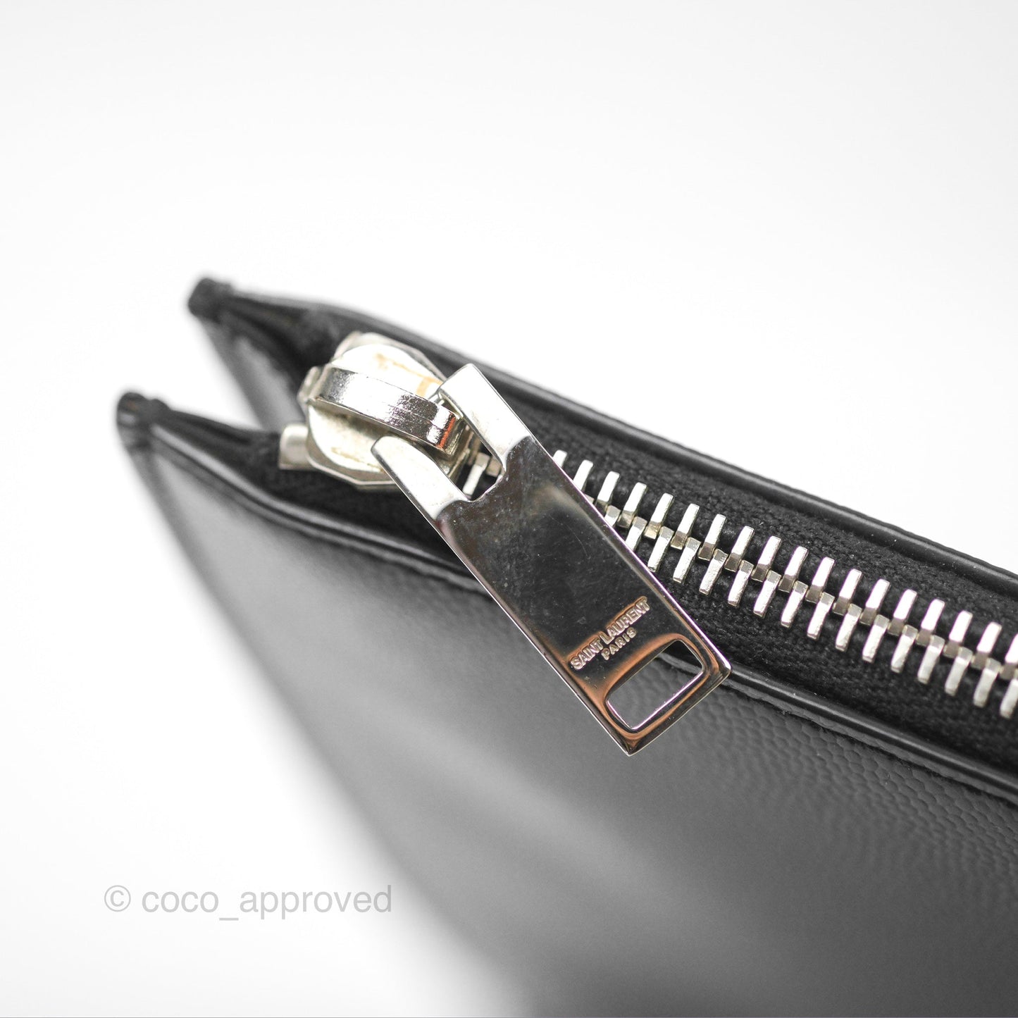 Saint Laurent Grain De Poudre Zipped Tablet Holder Black
