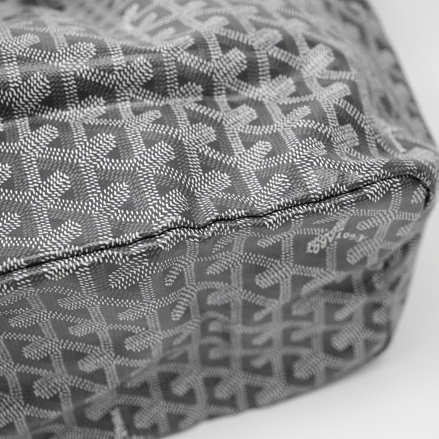 Goyard St Louis Tote PM ⁣⁣⁣⁣⁣⁣⁣⁣⁣⁣⁣⁣⁣⁣⁣⁣⁣⁣⁣⁣Grey