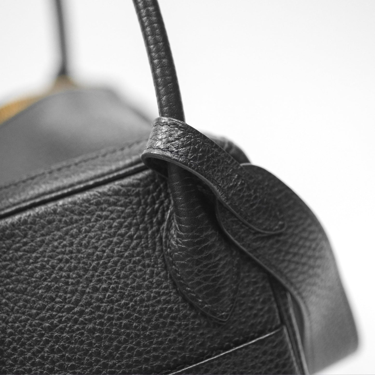 Hermès Lindy 26 Black Clemence Gold Hardware