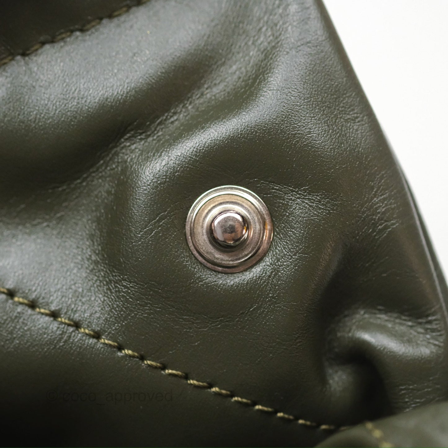 Chanel 22 Medium Green Shiny Calfskin Ruthenium Hardware