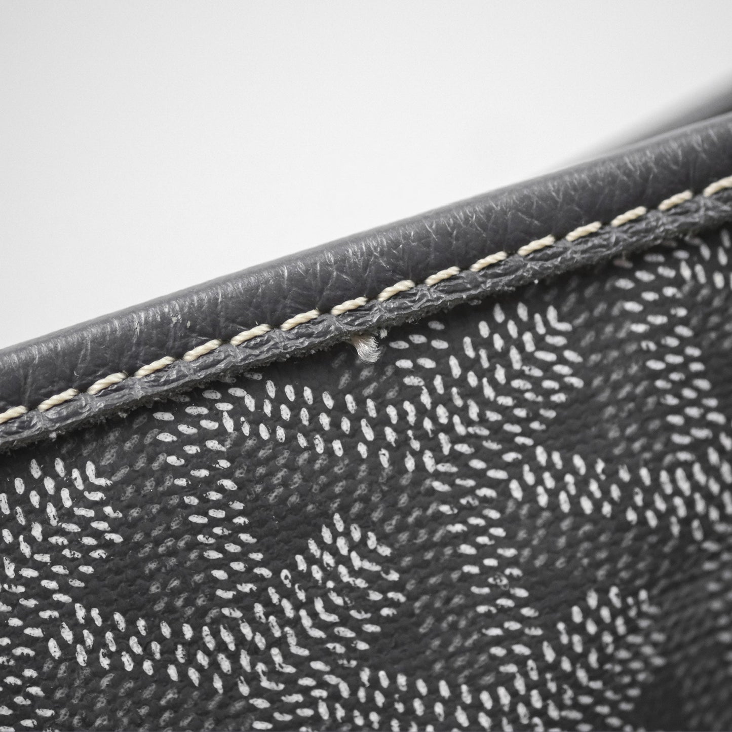 Goyard St Louis Tote PM ⁣⁣⁣⁣⁣⁣⁣⁣⁣⁣⁣⁣⁣⁣⁣⁣⁣⁣⁣⁣Grey