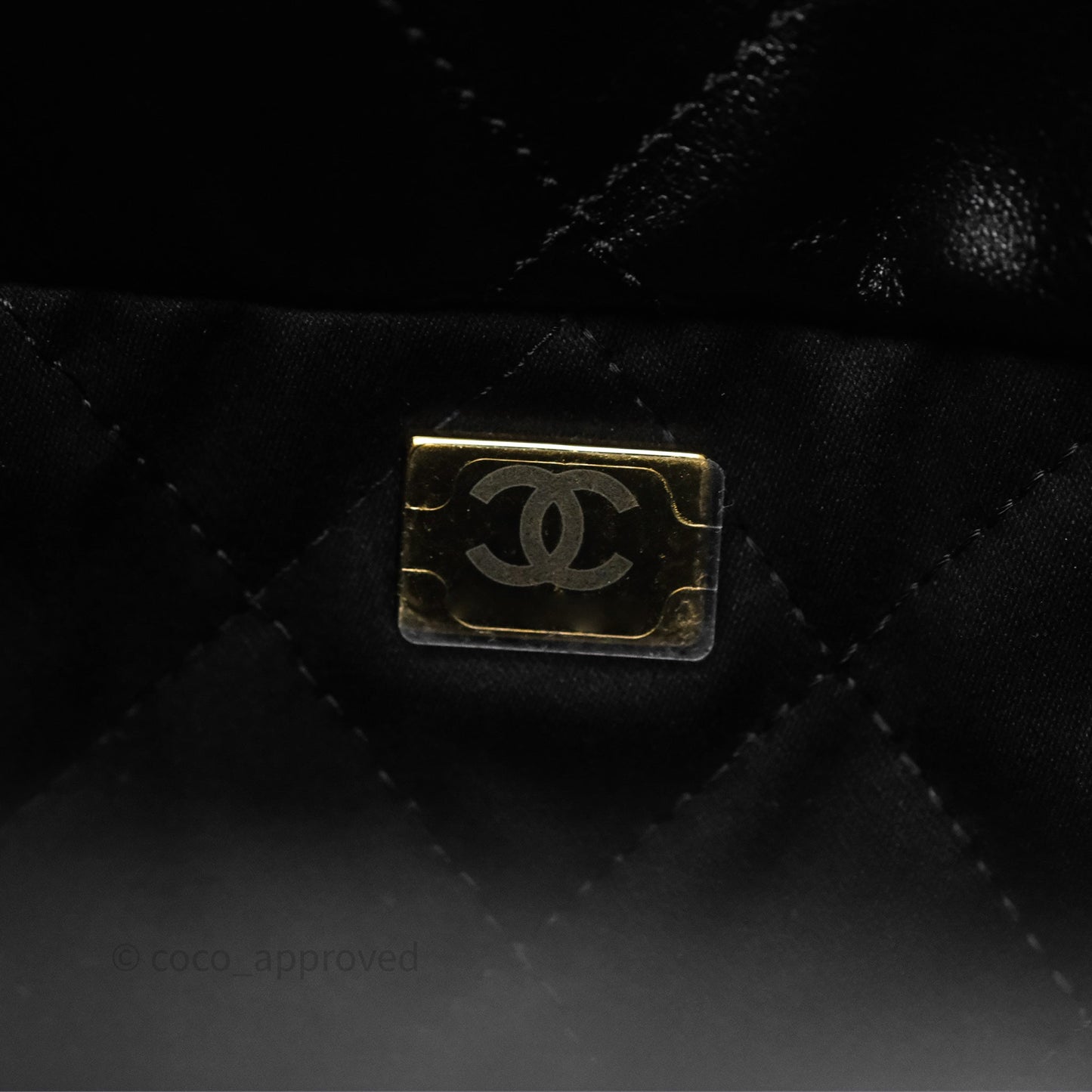 Chanel 22 Bag Medium Black Crumpled Calfskin Aged Gold Hardware