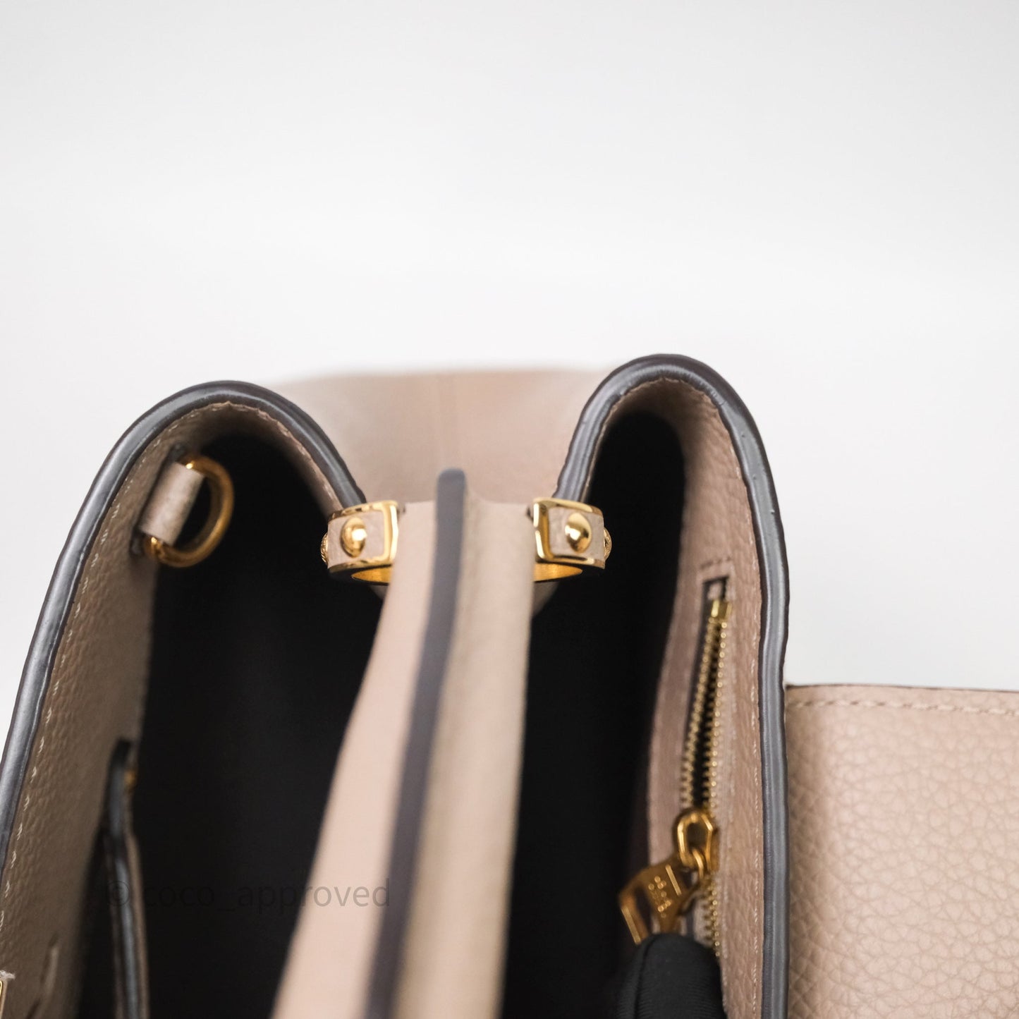 Louis Vuitton Taurillon Capucines BB Galet