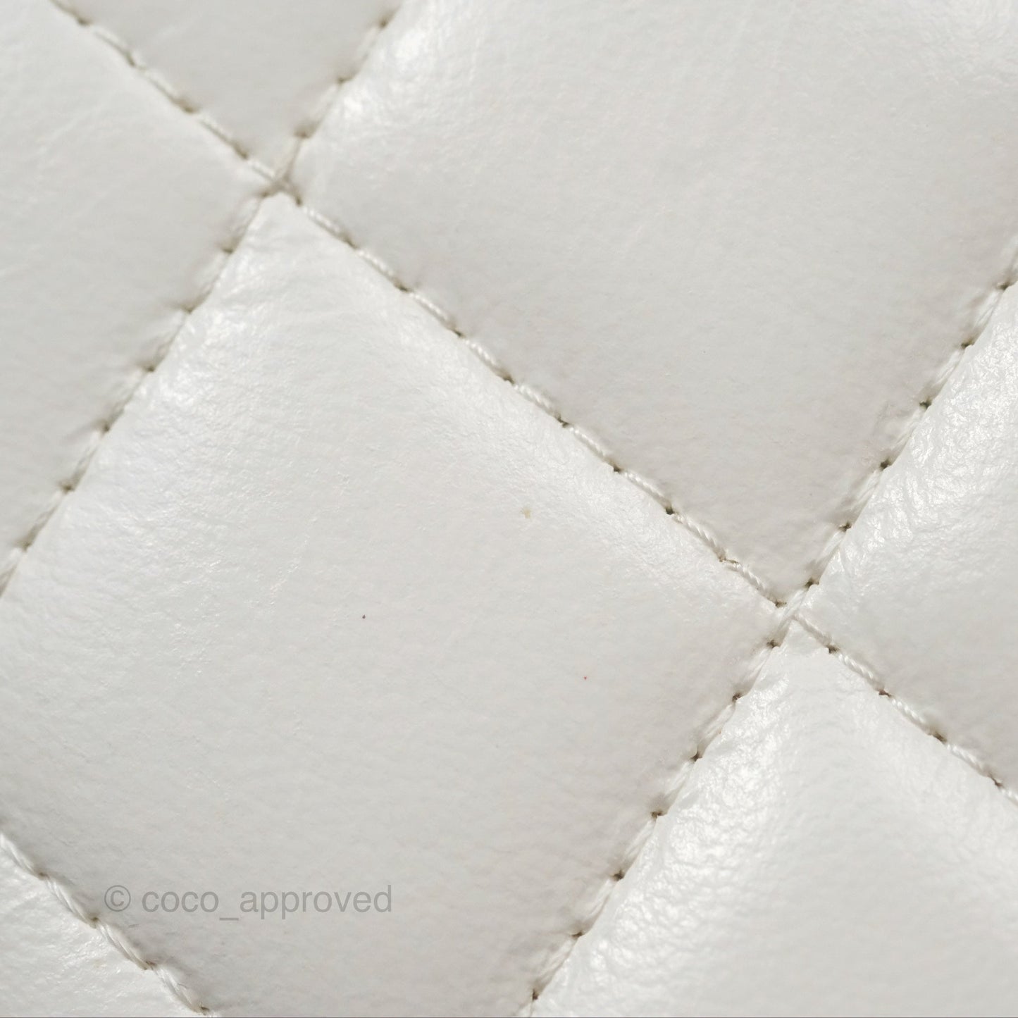 Chanel Top Handle Quilted Vanity Case White Shiny Lambskin Good Hardware