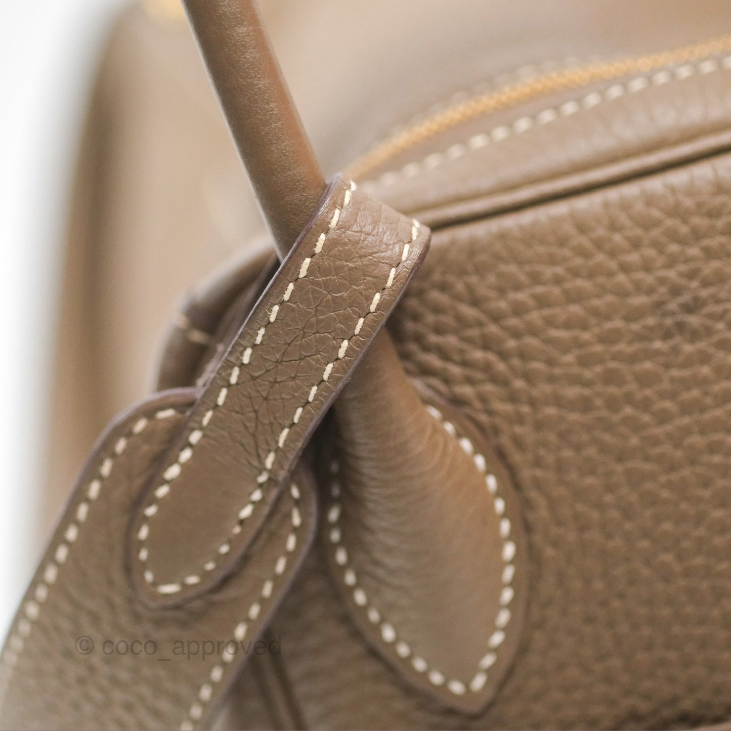 Hermès Lindy 26 Etoupe 18 Taurillion Clemence Gold Hardware