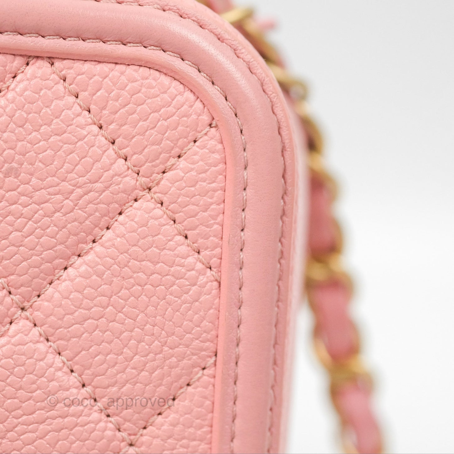 Chanel Quilted Medium CC Filigree Vanity Case Pink Caviar Gold Hardware
