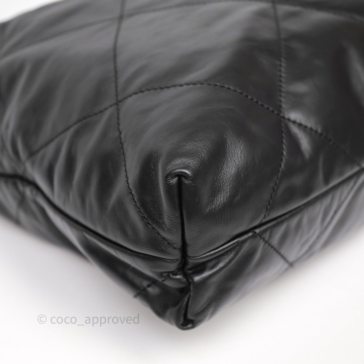 Chanel 22 Medium Black Crumpled Calfskin Aged Gold Hardware