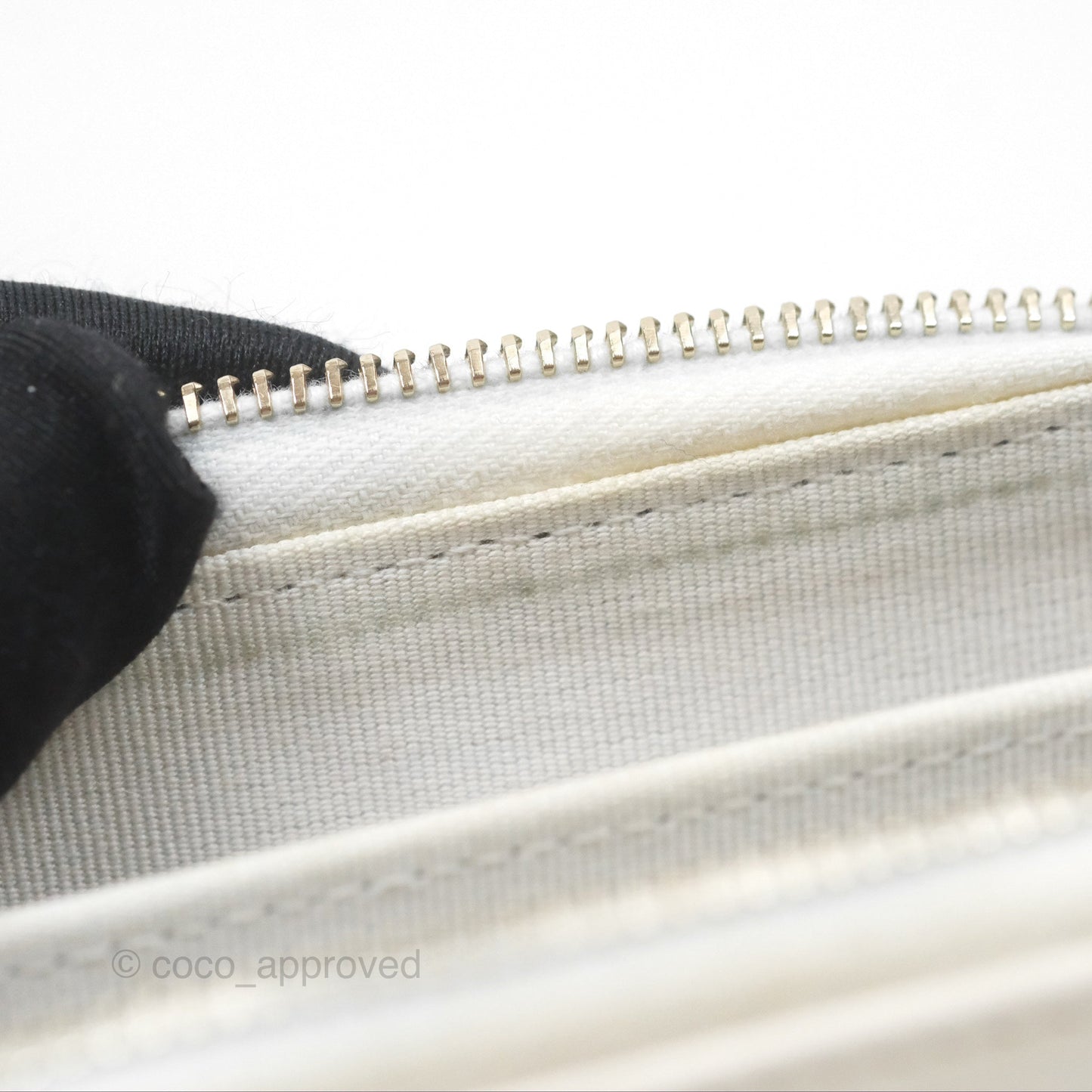 Chanel Classic Zipped Coin Purse White Caviar Gold Hardware