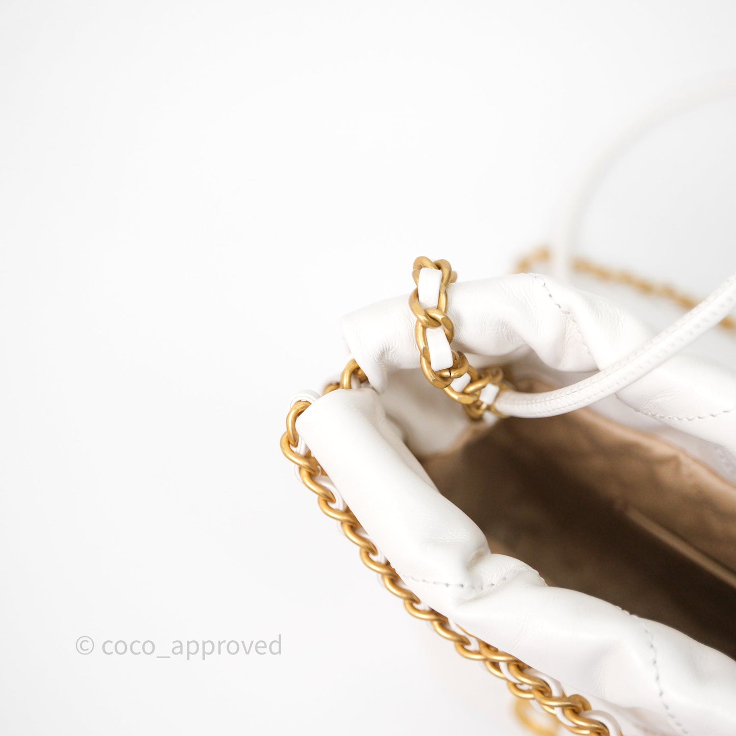 Chanel 22 Mini Bag White Shiny Crumpled Calfskin Aged Gold Hardware
